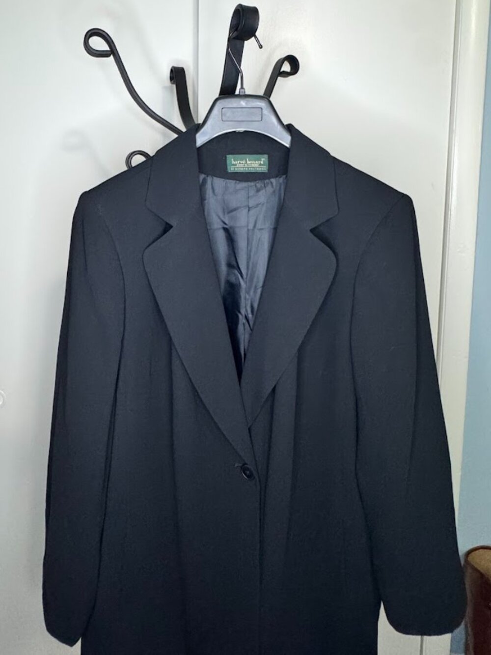 Harvé Benard Black 2-Piece Blazer & Skirt Suit (unsure of size